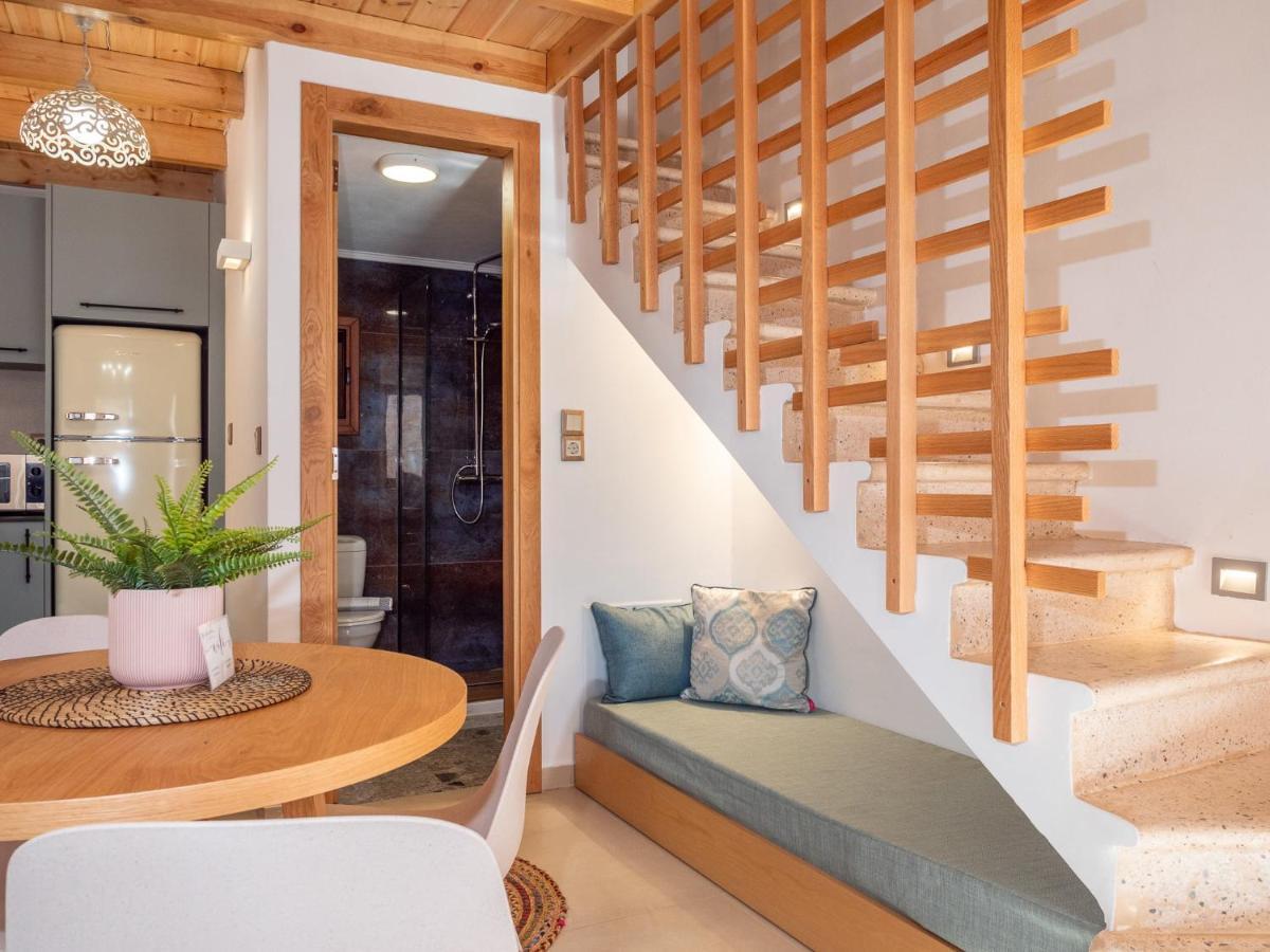 Captain'S Memories Stylish Harbour Apartments Chalki Town Exterior foto
