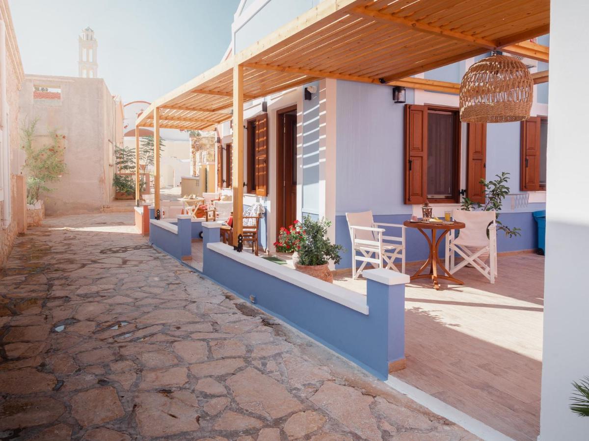 Captain'S Memories Stylish Harbour Apartments Chalki Town Exterior foto