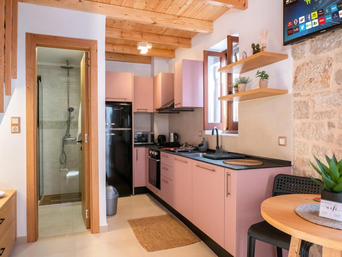 Captain'S Memories Stylish Harbour Apartments Chalki Town Exterior foto