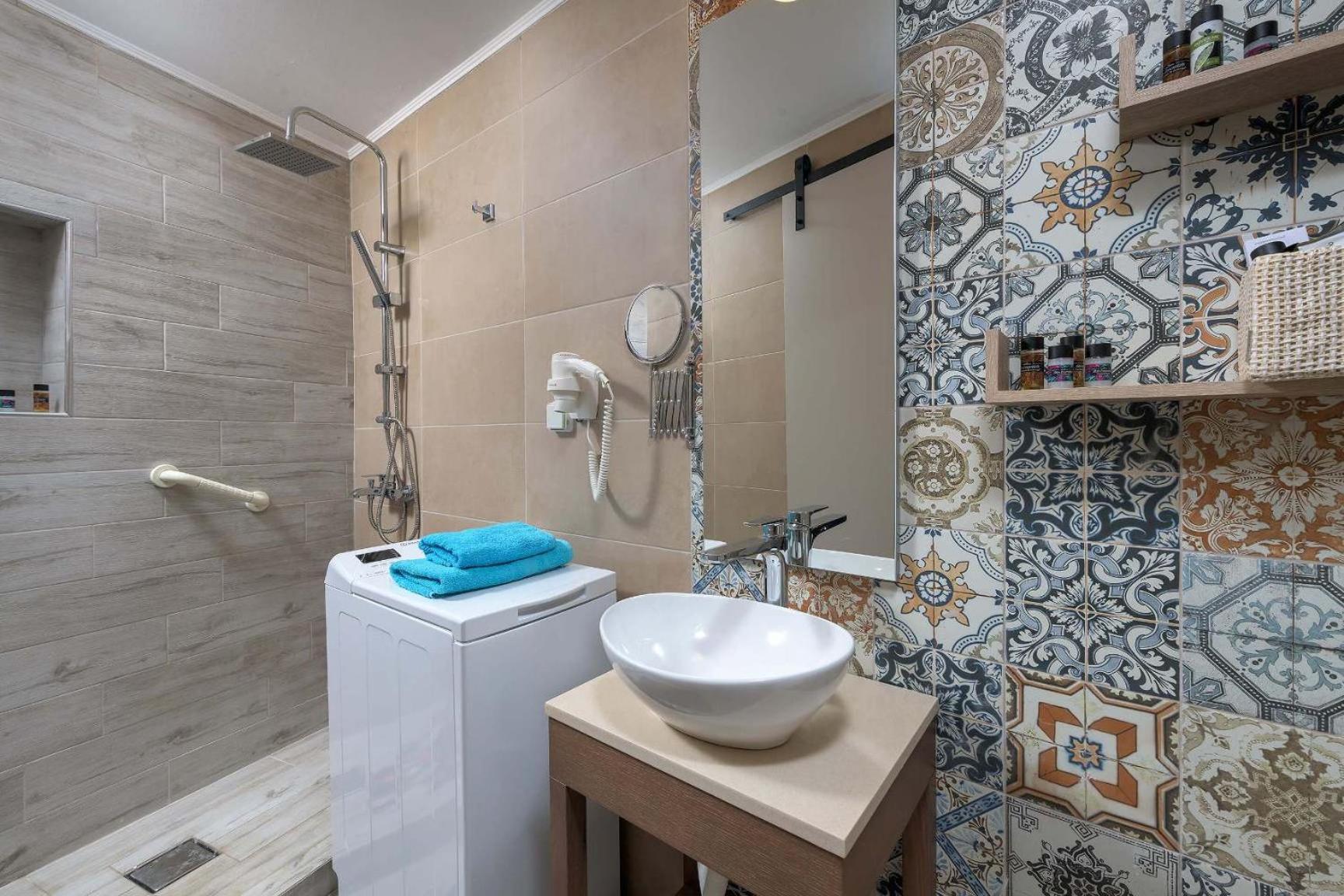 Captain'S Memories Stylish Harbour Apartments Chalki Town Exterior foto