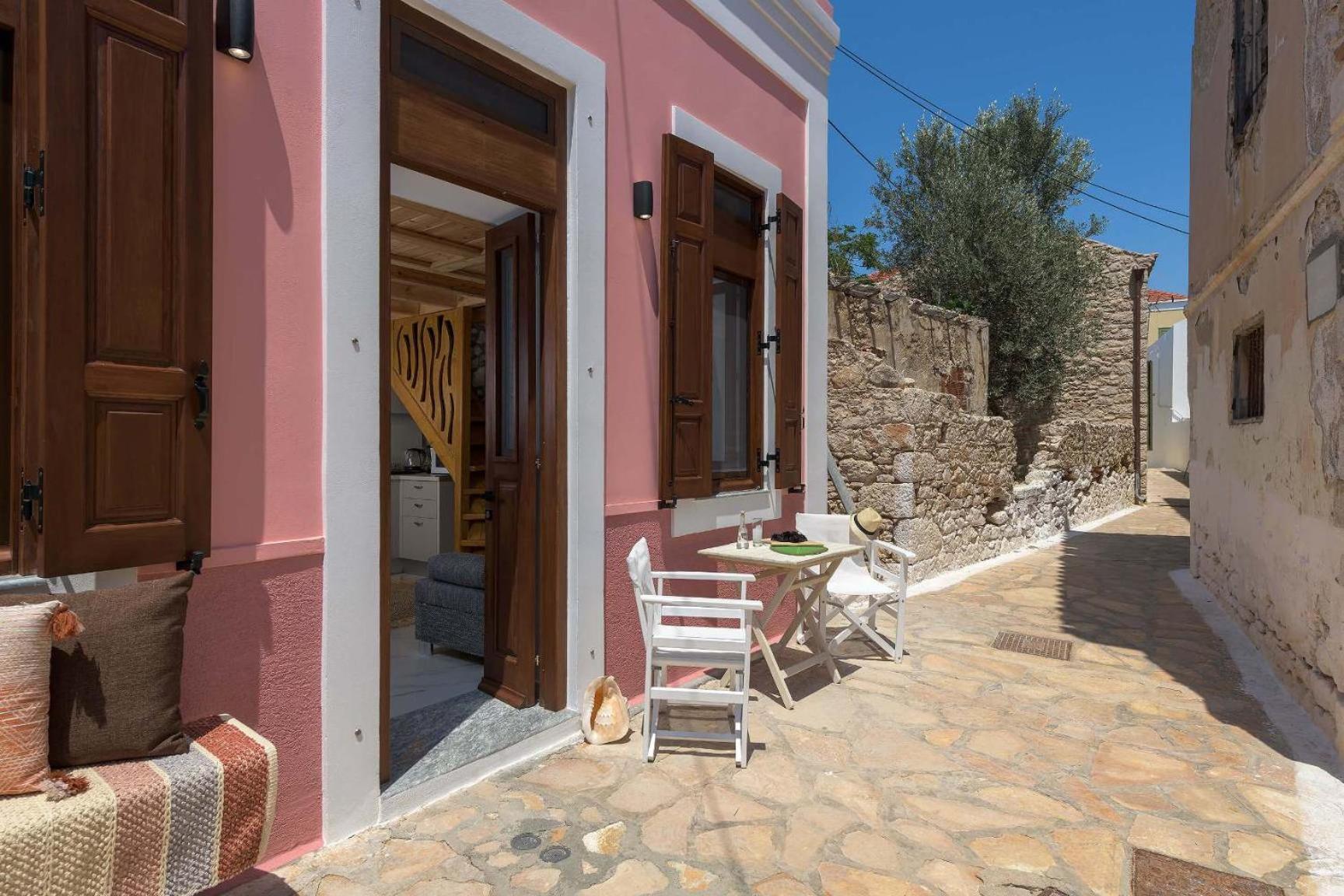 Captain'S Memories Stylish Harbour Apartments Chalki Town Exterior foto